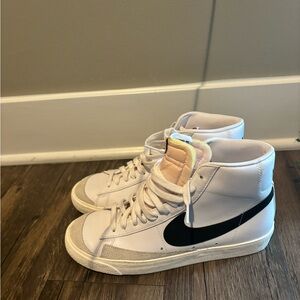 Nike Blazers Women’s Size 10